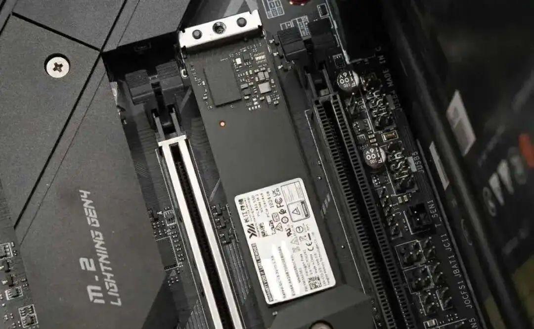 固态硬盘2242和2280有什么区别？性能差异大吗？